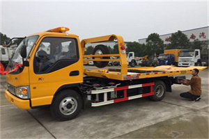 潮南哪里有拖车服务